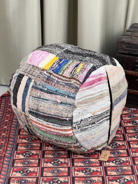 Nostaljik Kilim Puf Ölçü Çap 45 Cm Yükseklik 42 Cm