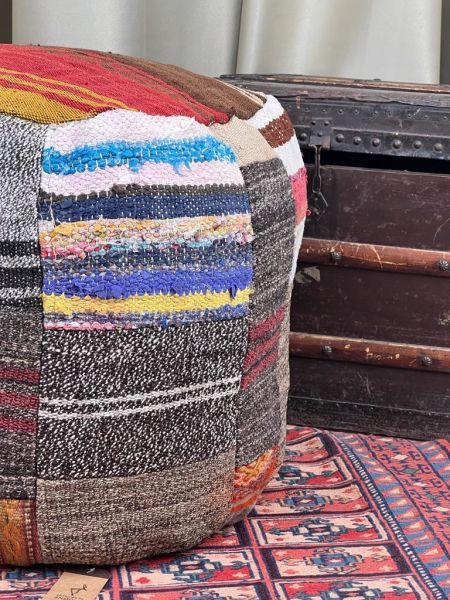 Nostaljik Kilim Puf Ölçü Çap 45 Cm Yükseklik 42 Cm