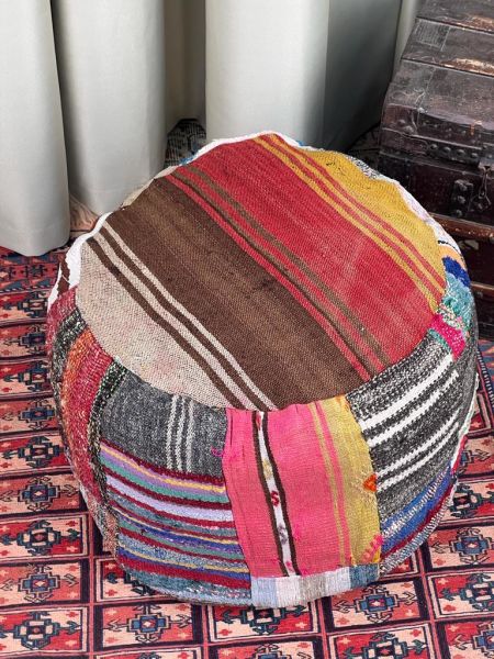 Nostaljik Kilim Puf Ölçü Çap 45 Cm Yükseklik 42 Cm