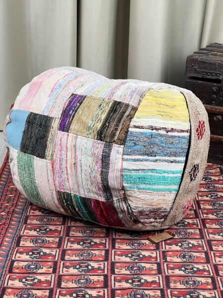 Nostaljik Kilim Puf Ölçü Çap 45 Cm Yükseklik 42 Cm