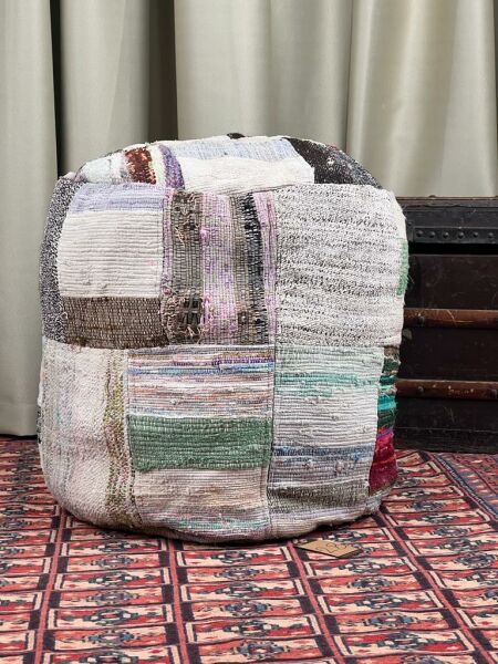 Nostaljik Kilim Puf Ölçü Çap 45 Cm Yükseklik 42 Cm