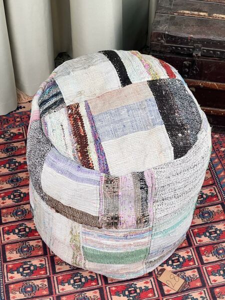 Nostaljik Kilim Puf Ölçü Çap 45 Cm Yükseklik 42 Cm