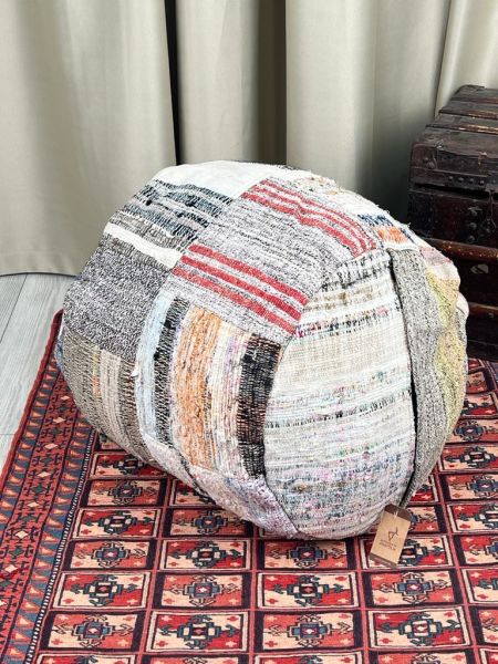 Nostaljik Kilim Puf Ölçü Çap 45 Cm Yükseklik 42 Cm