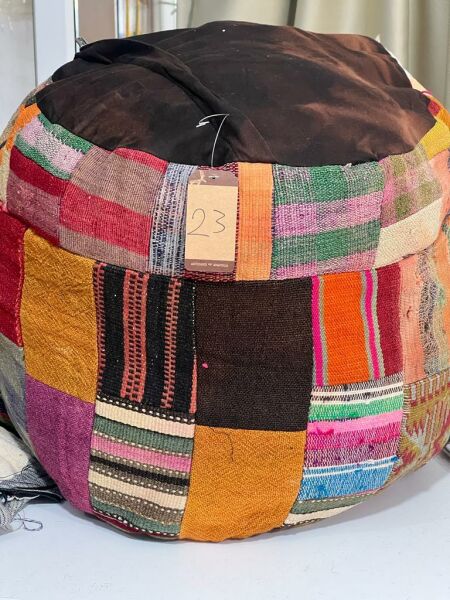 Nostaljik Kilim Puf Ölçü Çap 45 Cm Yükseklik 42 Cm