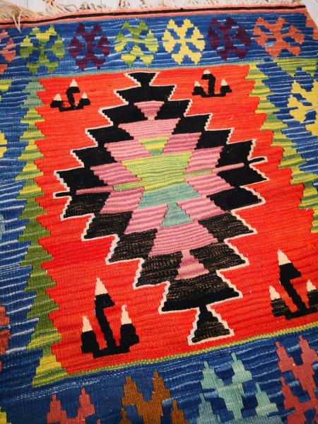 Halıyle El Dokumasi Anadolu Motif Kök Boya Yün Kilim Aoa Ölçü 100X107Cm