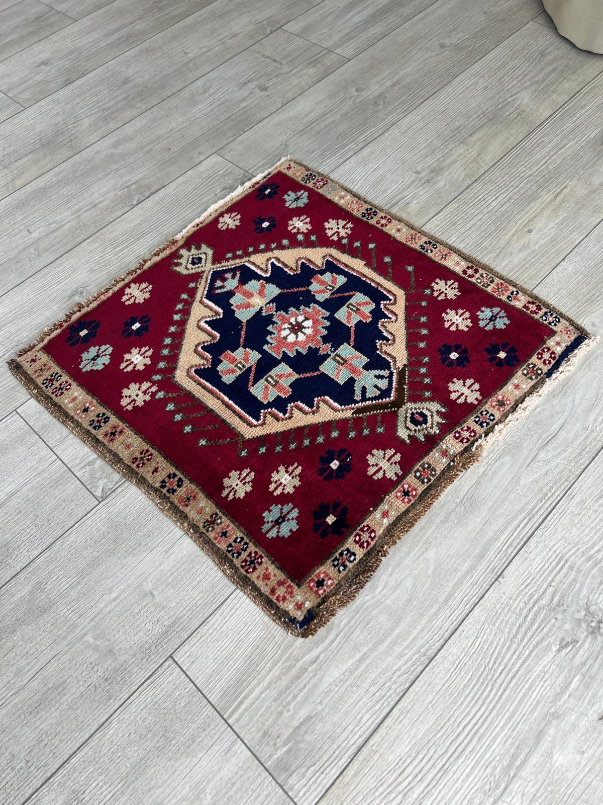 El Dokumasi Halı Kilim Yolluk Paspas Ölçü 56X56 Cm