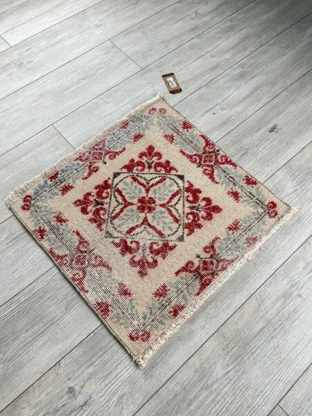 El Dokumasi Halı Kilim Yolluk Paspas Ölçü 60X60 Cm