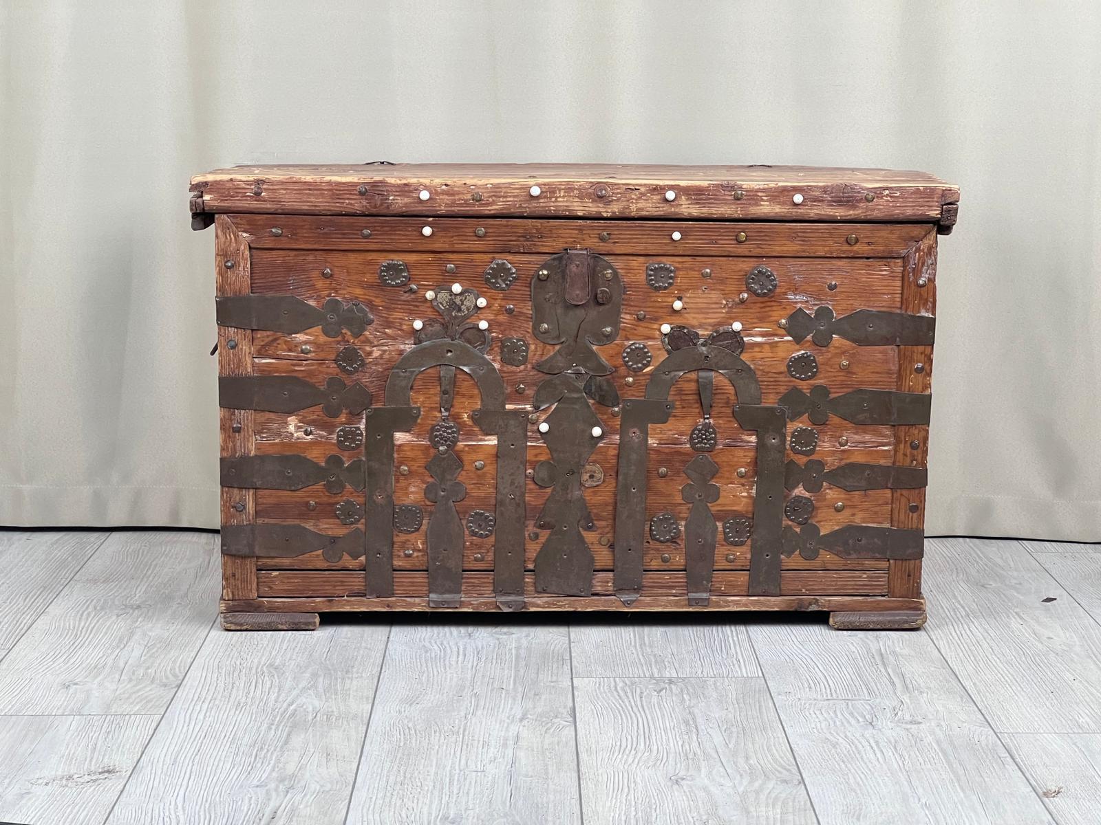 Eski Antika Sandık Ölçü 79X44 Cm H 54 Cm