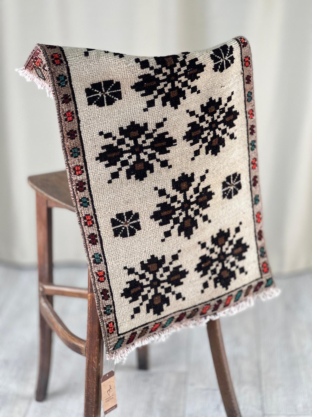 El Dokumasi Halı Kilim Yolluk Paspas Ölçü 84X44 Cm