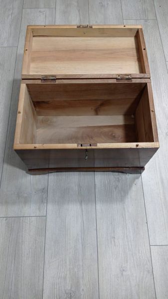 Çivisiz Geçme Ceviz Sandık Anahtarli Küçük Boy Ölçü 47X27X33,5 Cm
