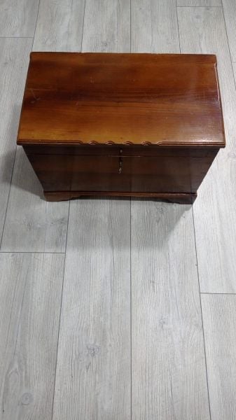 Çivisiz Geçme Ceviz Sandık Anahtarli Küçük Boy Ölçü 47X27X33,5 Cm