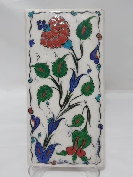 Usta İmzali 30 Yillik Seramik Üzerine El Boyamasi Karanfil Desen Aoa Ölçü 23X11Cm
