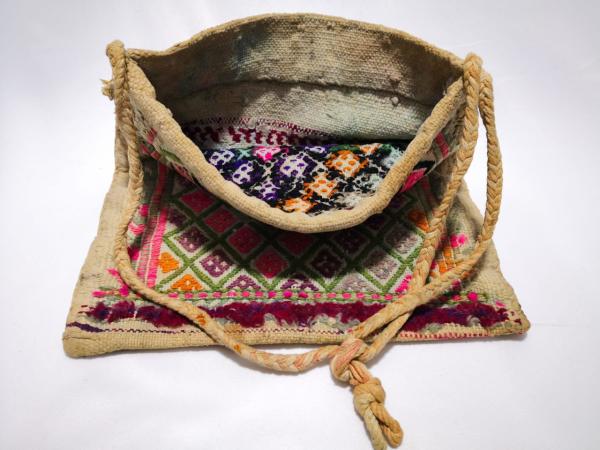 El İşlemeli Omuz Çantası Ölçü 37X34Cm