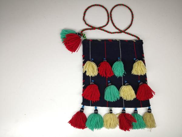 El Yapimi Püsküllü Çanta Aoa Ölçü 17,5X23Cm